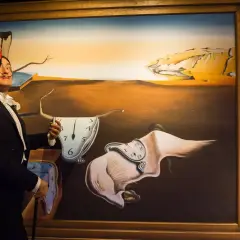 Rzeźby Salvadora Dalí: odkryj ich niesamowite znaczenie i historię