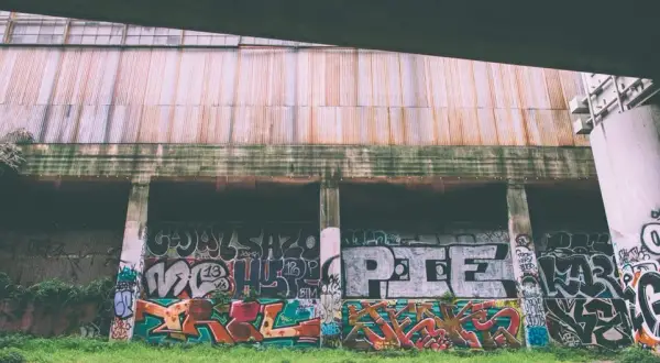 Czy graffiti to rodzaj współczesnego malarstwa? Kontrowersje i sztuka